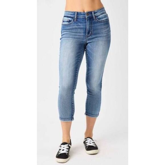 Judy Blue Light Wash Stretchy Cute Casual Skinny Mid Rise Capris Size 30 - Picture 1 of 9